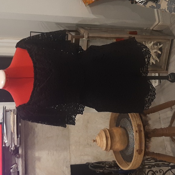 Lace romper - Picture 2 of 9